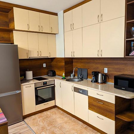 Business And Leisure Apartments In Mladost 2 With Free Garage Sofía Exterior foto
