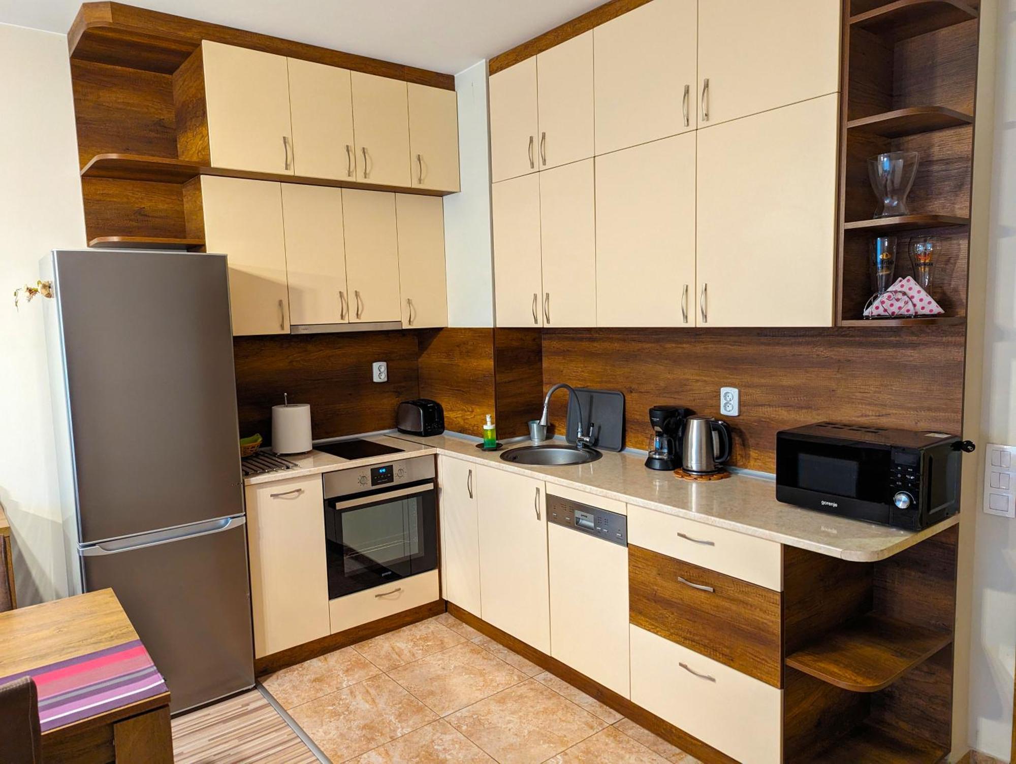 Business And Leisure Apartments In Mladost 2 With Free Garage Sofía Exterior foto