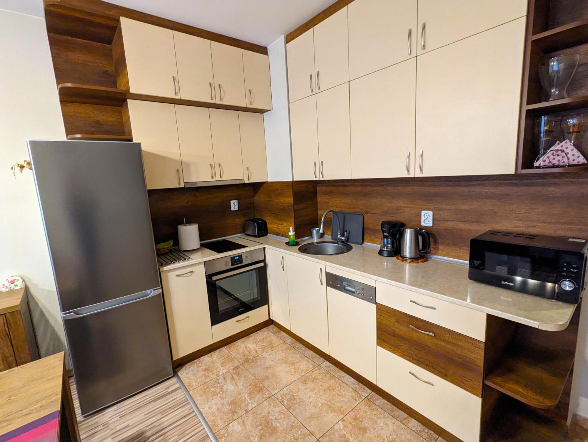 Business And Leisure Apartments In Mladost 2 With Free Garage Sofía Exterior foto